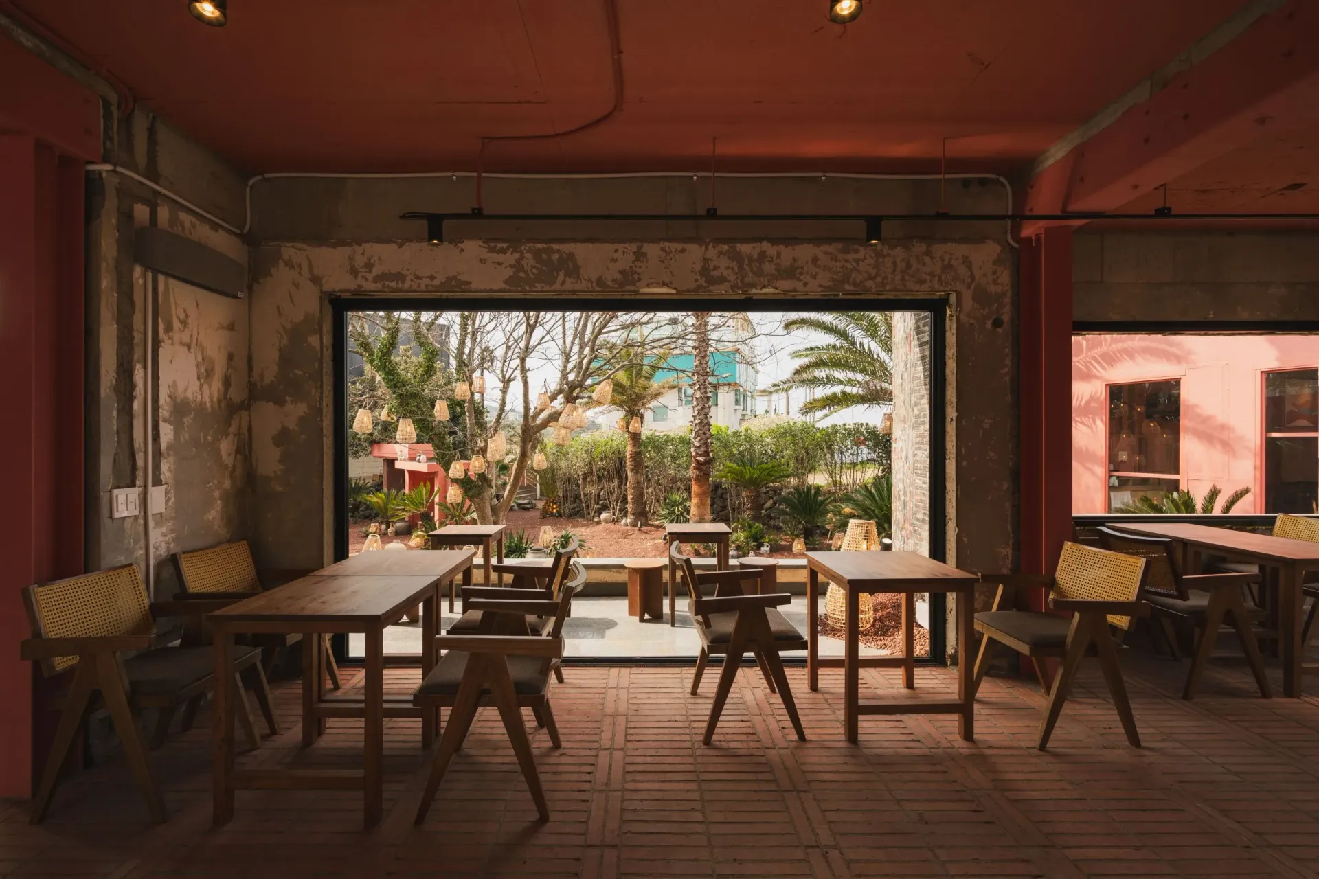 Cafe Oasis80 14